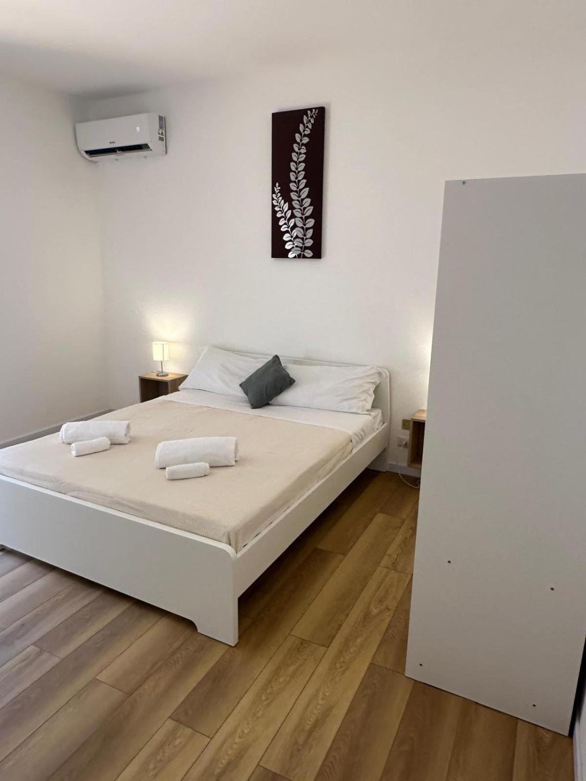 We Home Taormina Center With Parking المظهر الخارجي الصورة